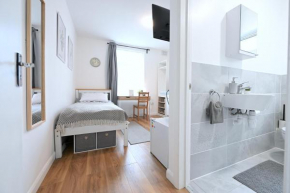 Studio Apartment - London